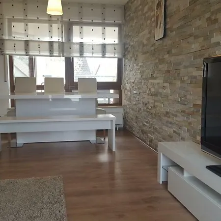 1 Apartment *